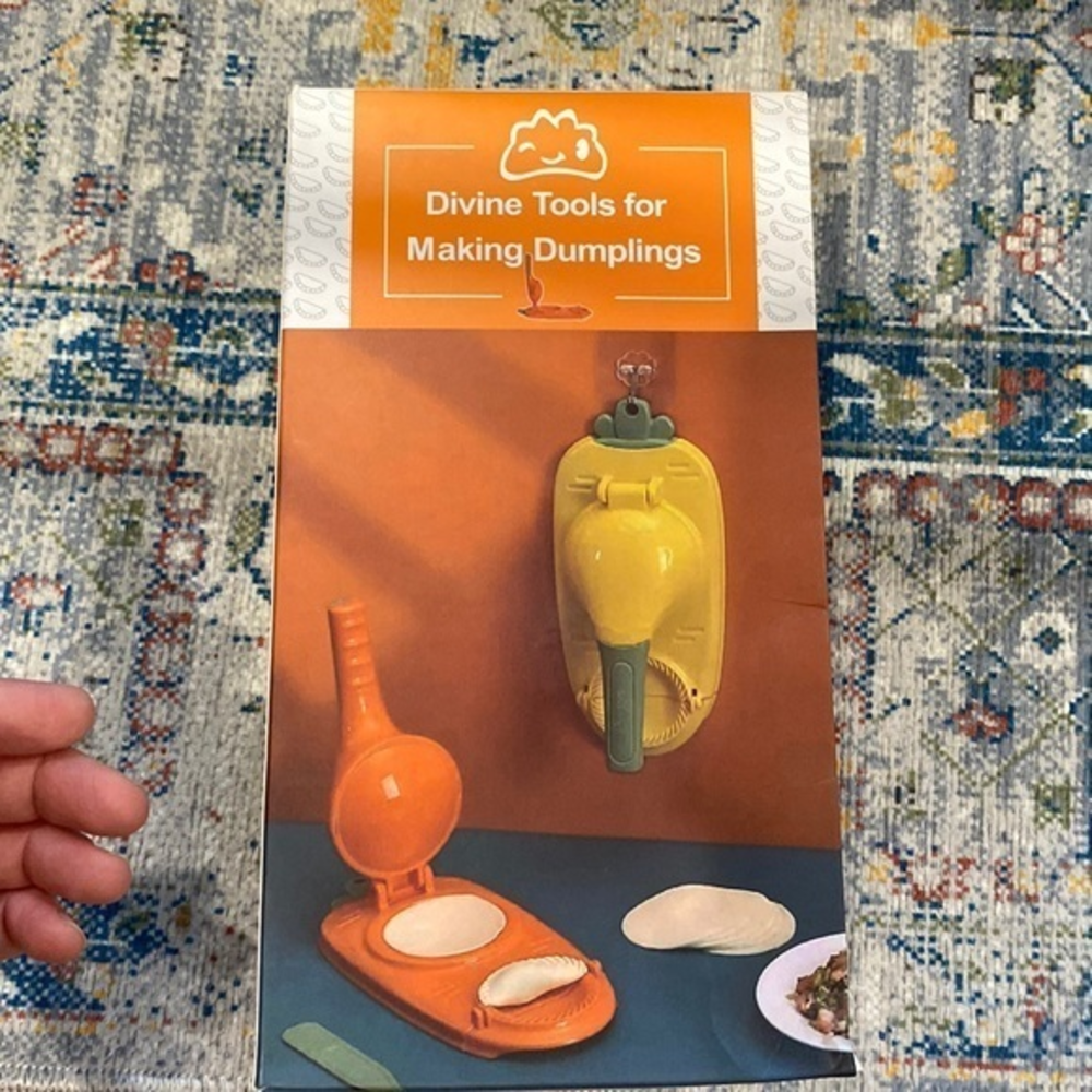 Dumpling‎ maker machine makes like easy
